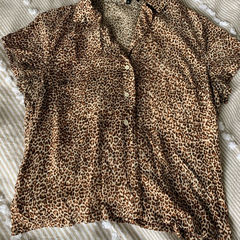 Leopard button up tee!